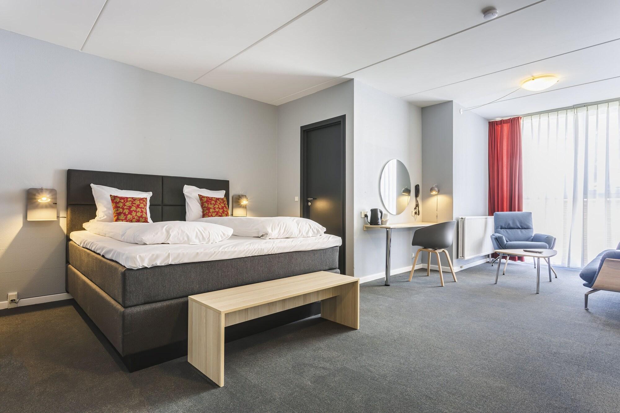 הירטסהלס Skaga Hotel מראה חיצוני תמונה