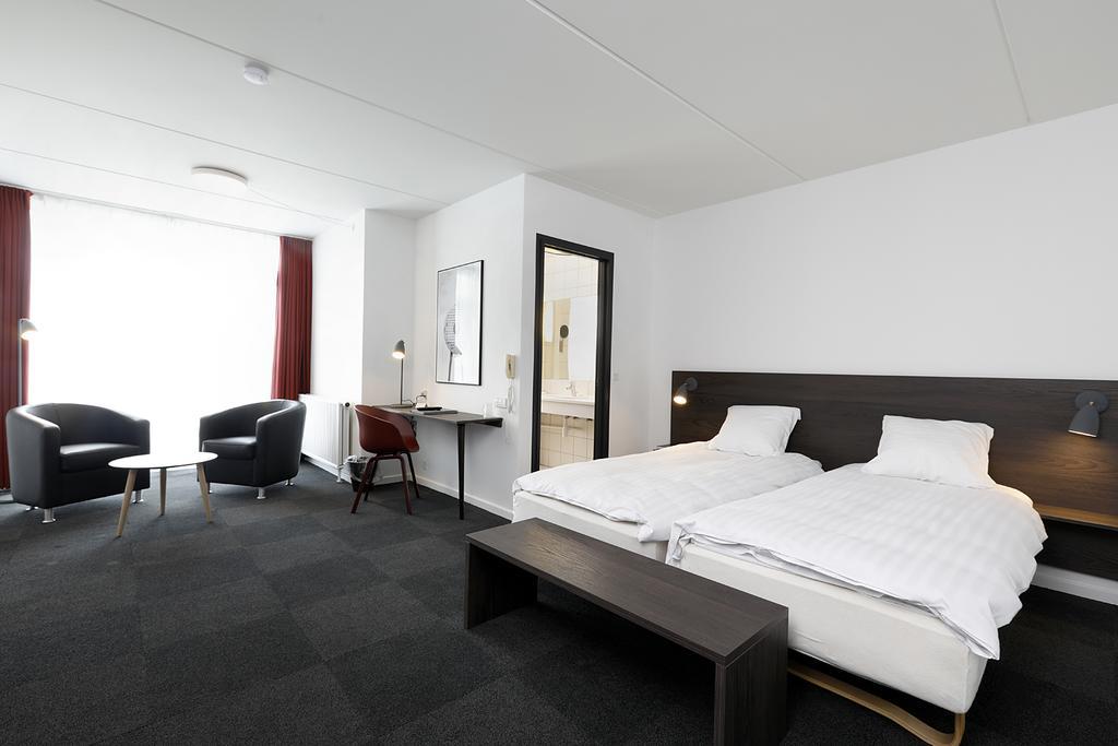 הירטסהלס Skaga Hotel מראה חיצוני תמונה