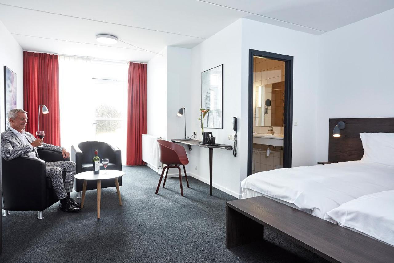 הירטסהלס Skaga Hotel מראה חיצוני תמונה